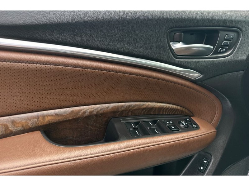 Acura MDX Vehicle Full-screen Gallery Image 11