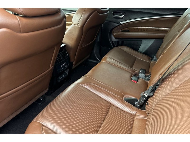 Acura MDX Vehicle Full-screen Gallery Image 13