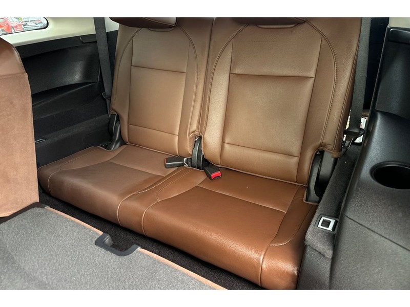 Acura MDX Vehicle Full-screen Gallery Image 17