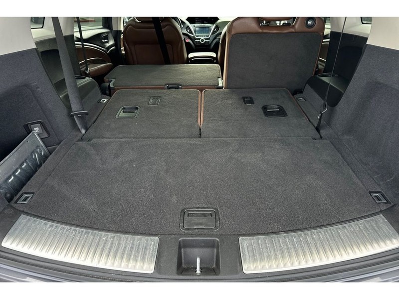 Acura MDX Vehicle Full-screen Gallery Image 18