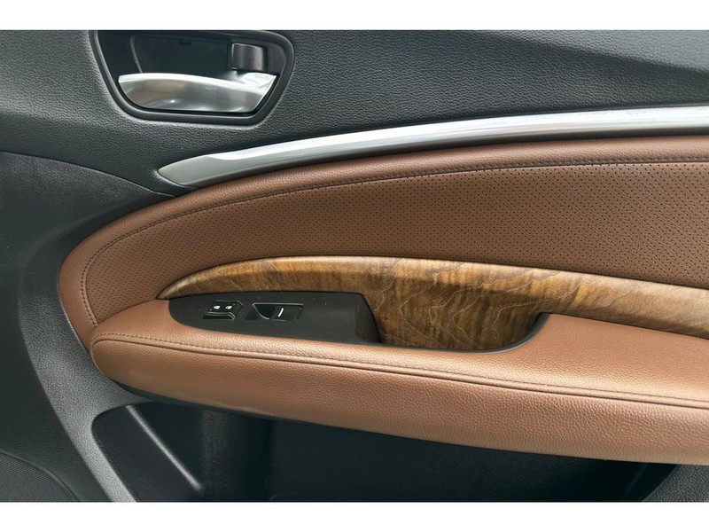 Acura MDX Vehicle Full-screen Gallery Image 20