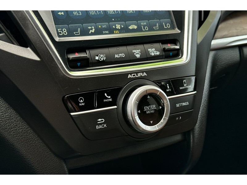 Acura MDX Vehicle Full-screen Gallery Image 22