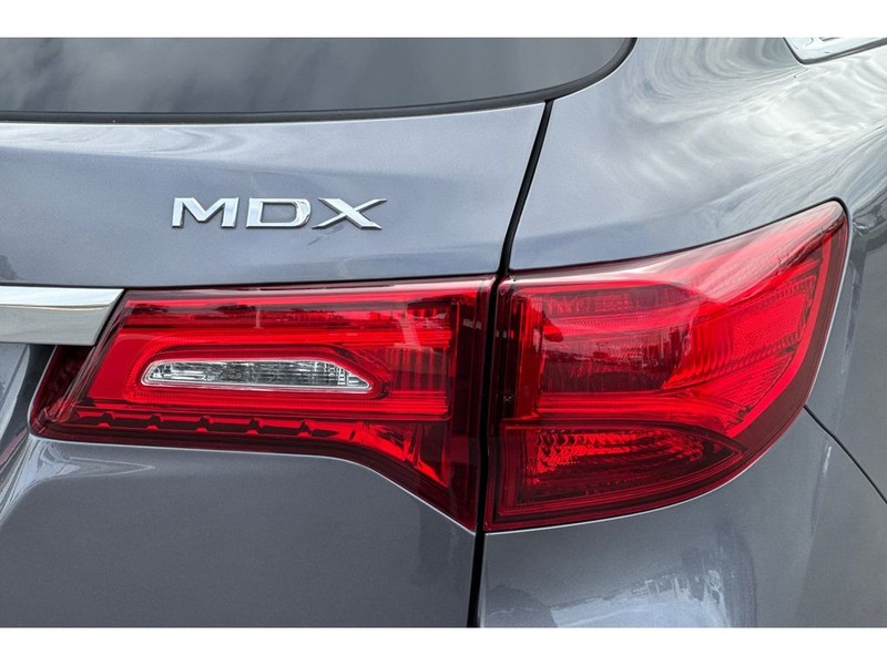Acura MDX Vehicle Full-screen Gallery Image 32