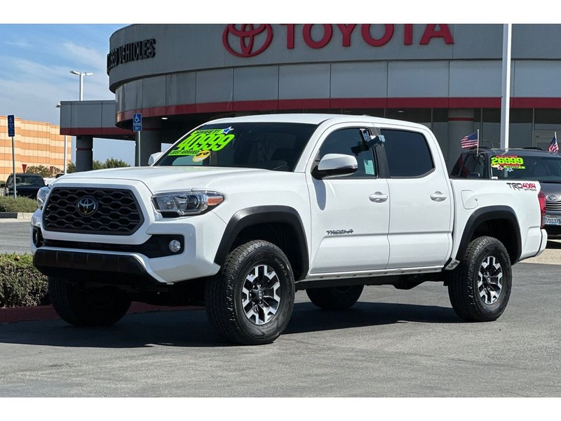 Toyota Tacoma Vehicle Full-screen Gallery Image 08
