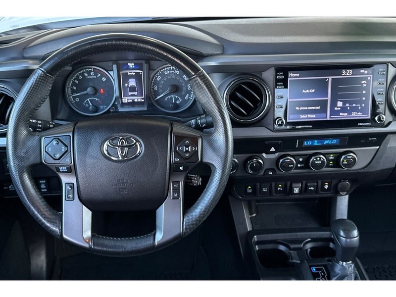 Toyota Tacoma Vehicle Full-screen Gallery Image 15