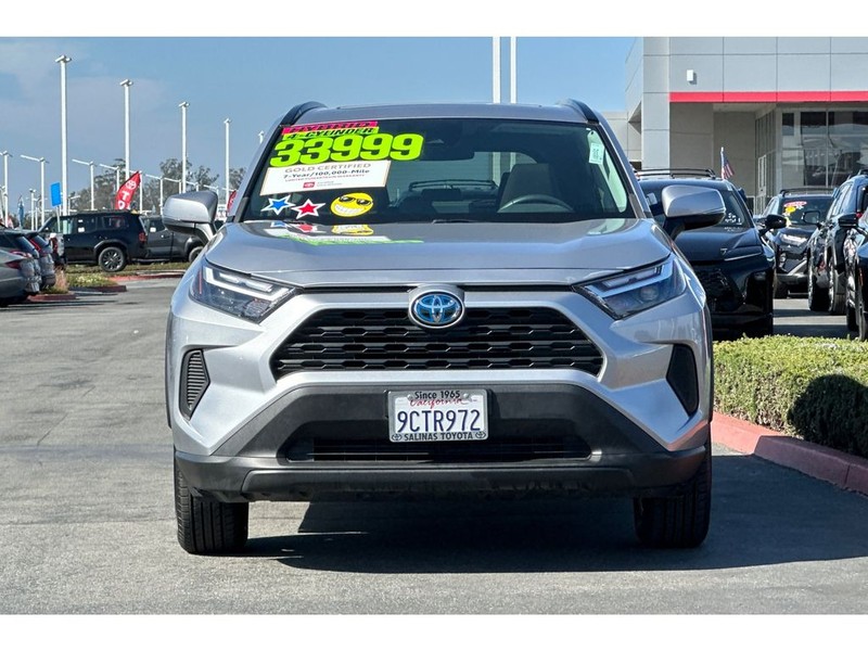 Toyota RAV4 Vehicle Full-screen Gallery Image 09