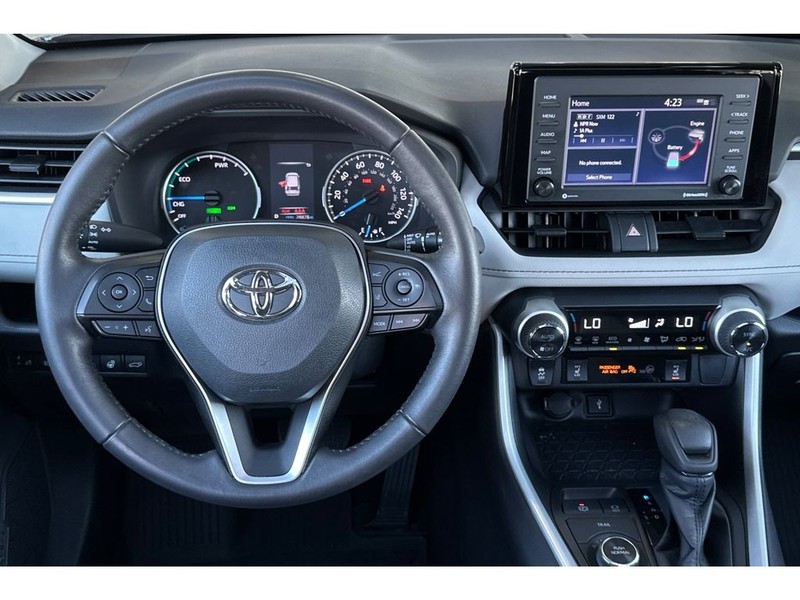 Toyota RAV4 Vehicle Full-screen Gallery Image 16