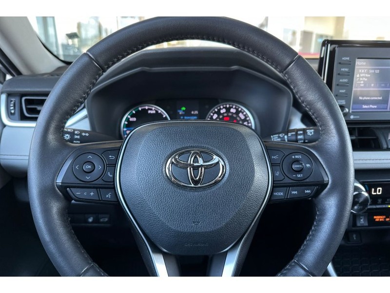 Toyota RAV4 Vehicle Full-screen Gallery Image 26