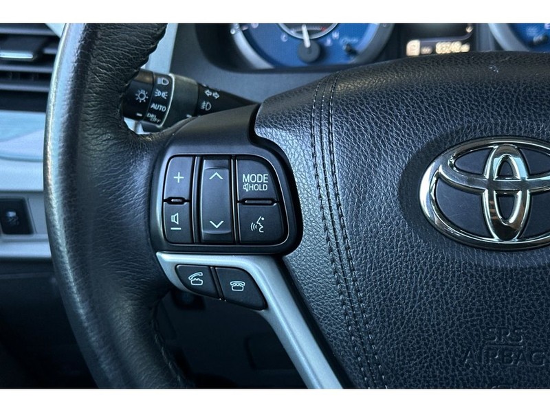 Toyota Sienna Vehicle Full-screen Gallery Image 28