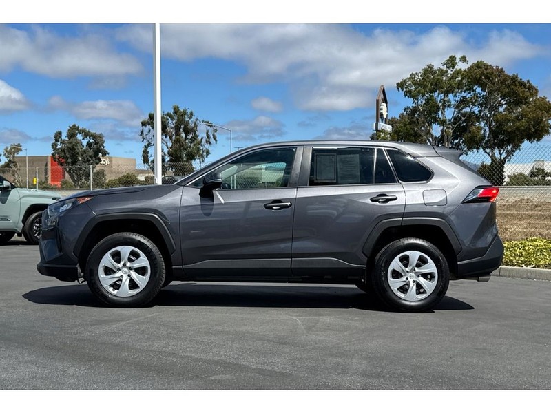 Toyota RAV4 Vehicle Full-screen Gallery Image 07