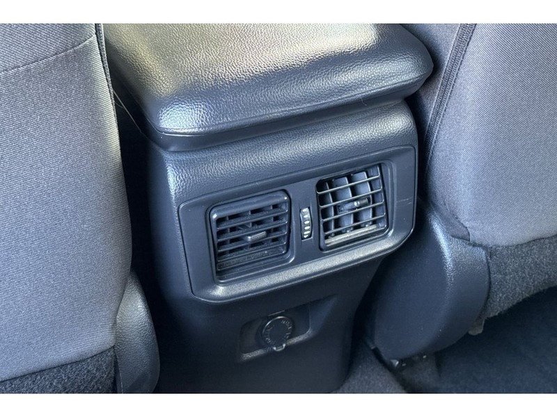 Toyota RAV4 Vehicle Full-screen Gallery Image 14