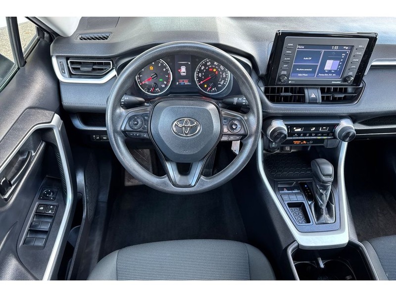 Toyota RAV4 Vehicle Full-screen Gallery Image 16