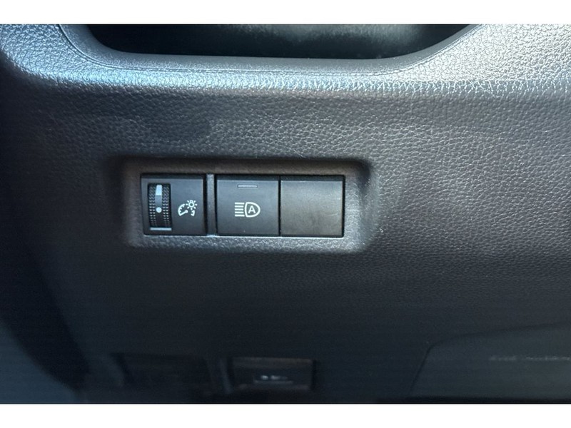 Toyota RAV4 Vehicle Full-screen Gallery Image 30