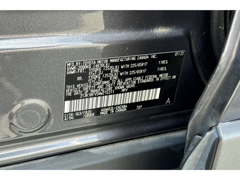 Toyota RAV4 Vehicle Full-screen Gallery Image 33