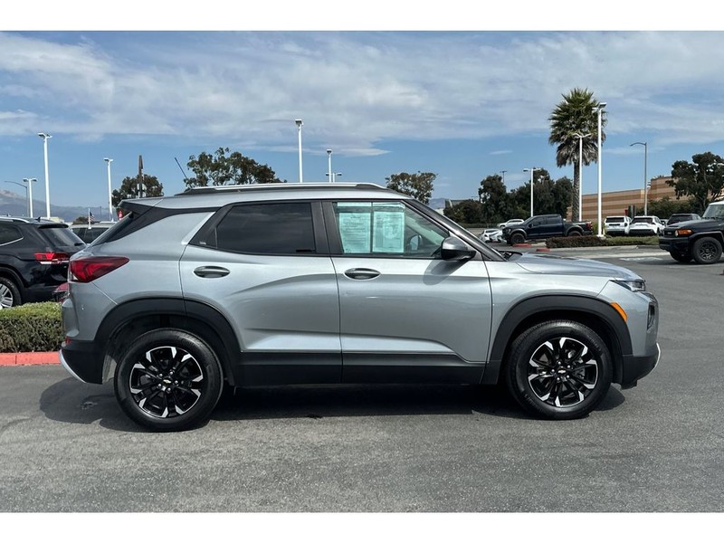 Chevrolet TrailBlazer Vehicle Full-screen Gallery Image 03