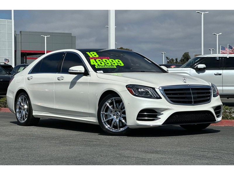 Mercedes-Benz S-Class Vehicle Full-screen Gallery Image 02
