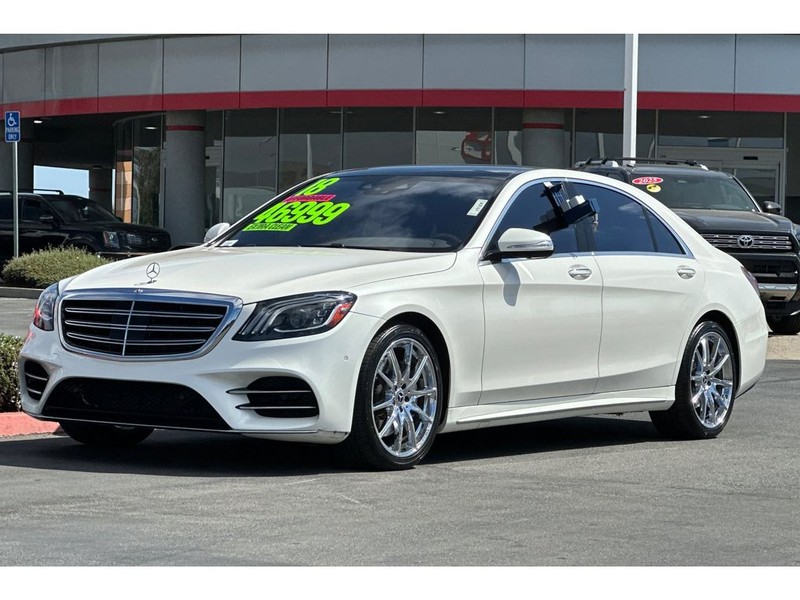 Mercedes-Benz S-Class Vehicle Full-screen Gallery Image 08