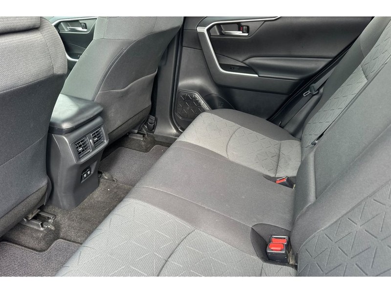 Toyota RAV4 Vehicle Full-screen Gallery Image 13