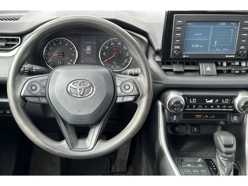 Toyota RAV4 Vehicle Full-screen Gallery Image 16