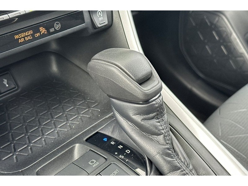 Toyota RAV4 Vehicle Full-screen Gallery Image 24