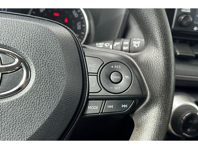 Toyota RAV4 Vehicle Full-screen Gallery Image 28
