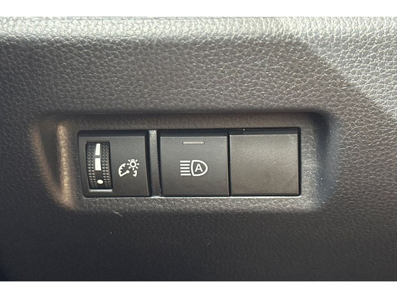 Toyota RAV4 Vehicle Full-screen Gallery Image 31