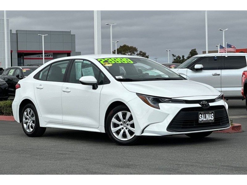 Toyota Corolla Vehicle Full-screen Gallery Image 02