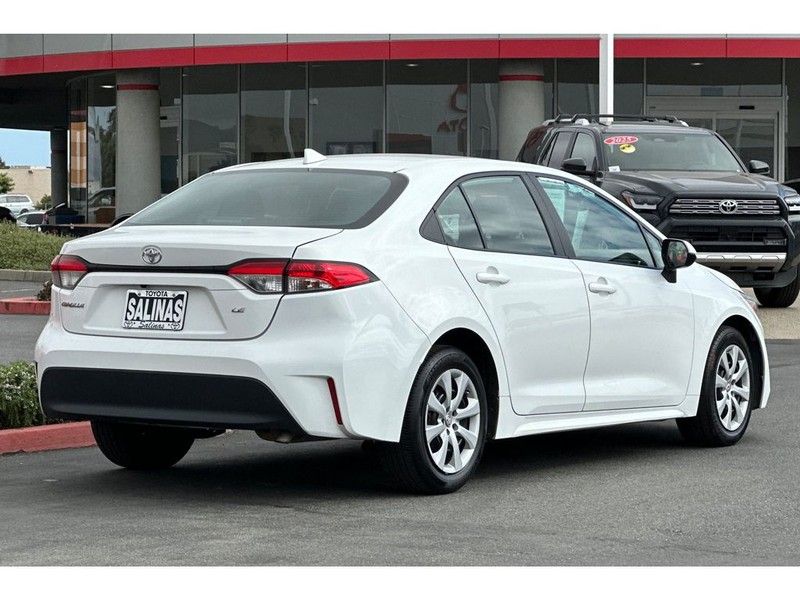 Toyota Corolla Vehicle Full-screen Gallery Image 04
