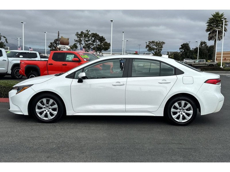 Toyota Corolla Vehicle Full-screen Gallery Image 07