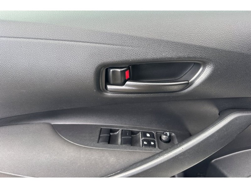Toyota Corolla Vehicle Full-screen Gallery Image 11
