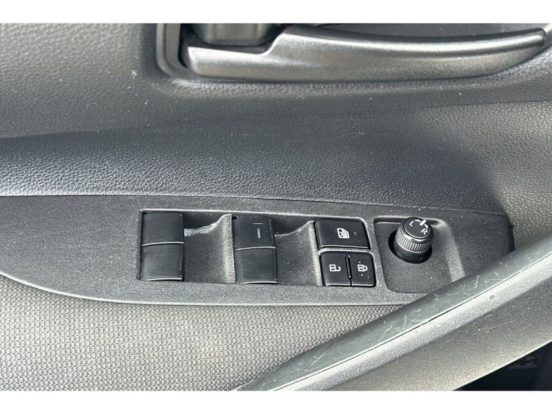 Toyota Corolla Vehicle Full-screen Gallery Image 12