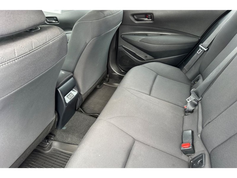 Toyota Corolla Vehicle Full-screen Gallery Image 13