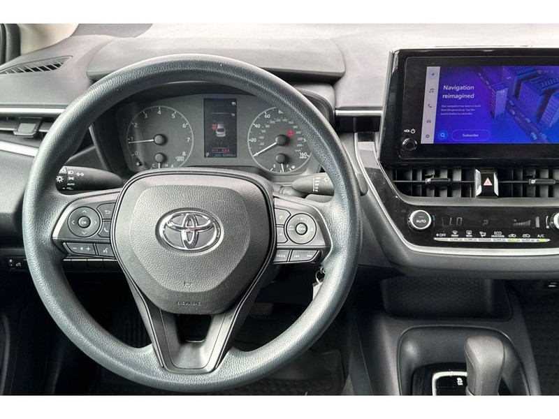Toyota Corolla Vehicle Full-screen Gallery Image 15