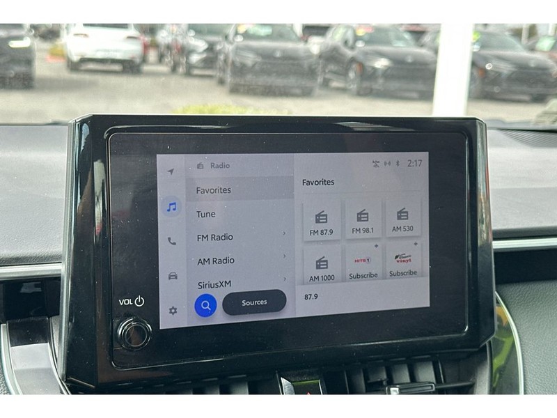 Toyota Corolla Vehicle Full-screen Gallery Image 19