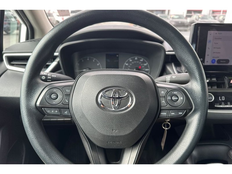 Toyota Corolla Vehicle Full-screen Gallery Image 23