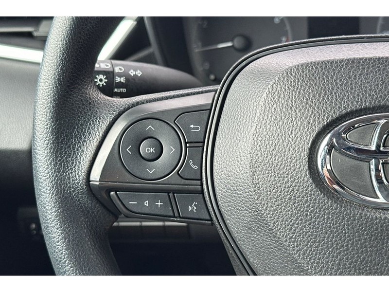 Toyota Corolla Vehicle Full-screen Gallery Image 24
