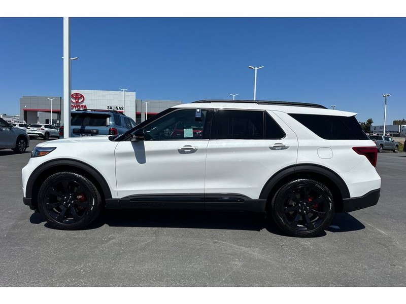 Ford Explorer Vehicle Full-screen Gallery Image 07