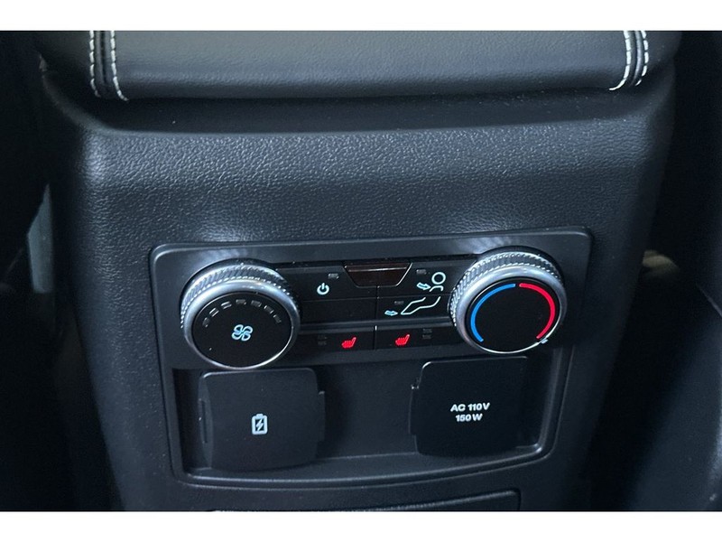 Ford Explorer Vehicle Full-screen Gallery Image 14