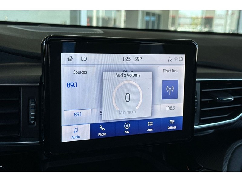 Ford Explorer Vehicle Full-screen Gallery Image 23