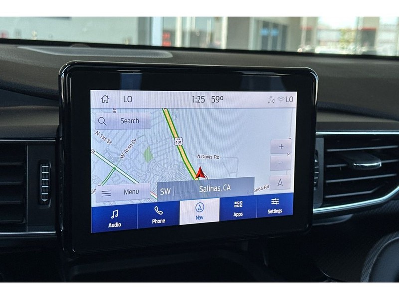 Ford Explorer Vehicle Full-screen Gallery Image 24
