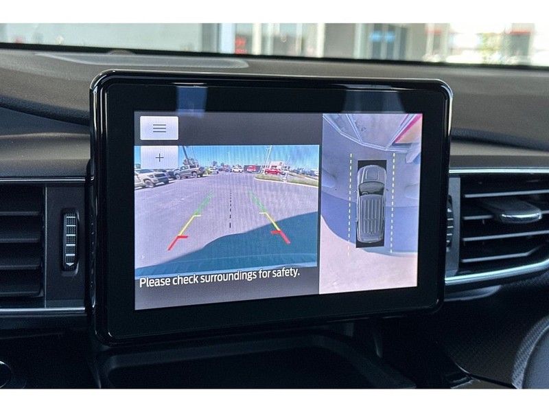 Ford Explorer Vehicle Full-screen Gallery Image 25