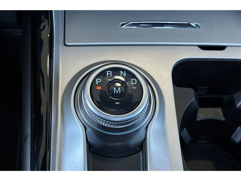 Ford Explorer Vehicle Full-screen Gallery Image 27