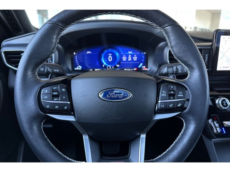 Ford Explorer Vehicle Full-screen Gallery Image 29