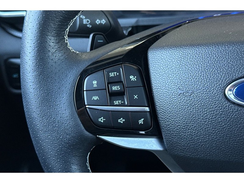 Ford Explorer Vehicle Full-screen Gallery Image 30