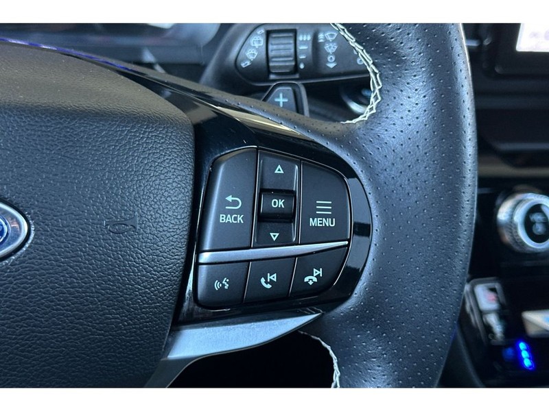 Ford Explorer Vehicle Full-screen Gallery Image 31
