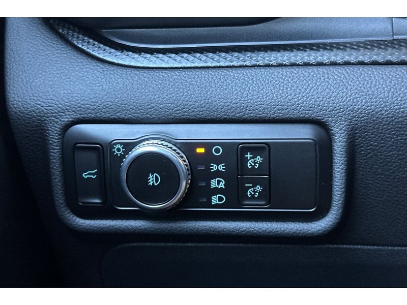 Ford Explorer Vehicle Full-screen Gallery Image 34