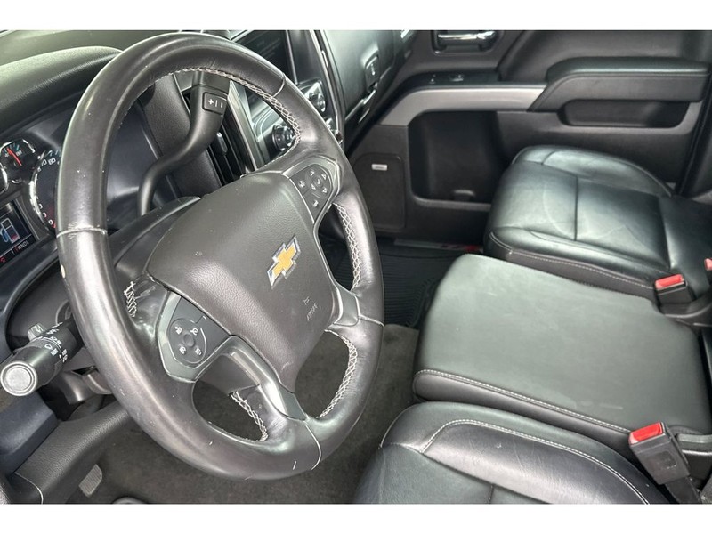 Chevrolet Silverado Vehicle Full-screen Gallery Image 10