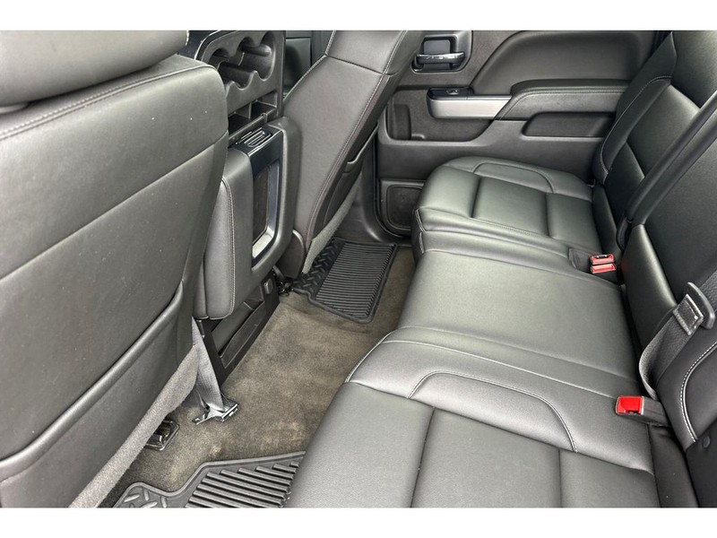 Chevrolet Silverado Vehicle Full-screen Gallery Image 13