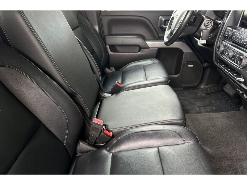 Chevrolet Silverado Vehicle Full-screen Gallery Image 16