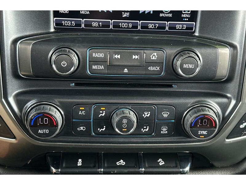 Chevrolet Silverado Vehicle Full-screen Gallery Image 22